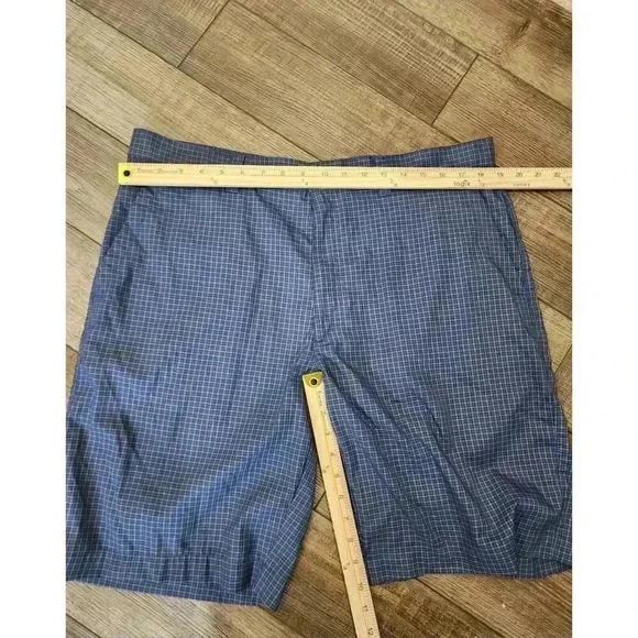 Callaway Stretch Golf Shorts Mens 36 Blue Black Gray Plaid Flat Front - Picture 2 of 5